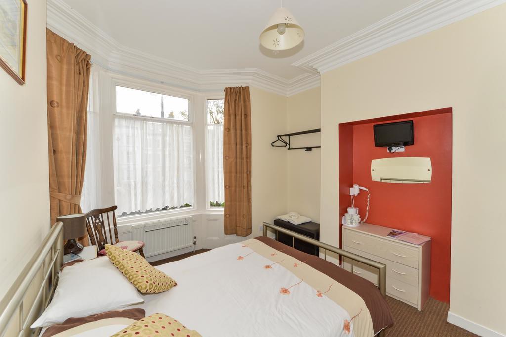 Aartswood Guest House 스카버러 객실 사진